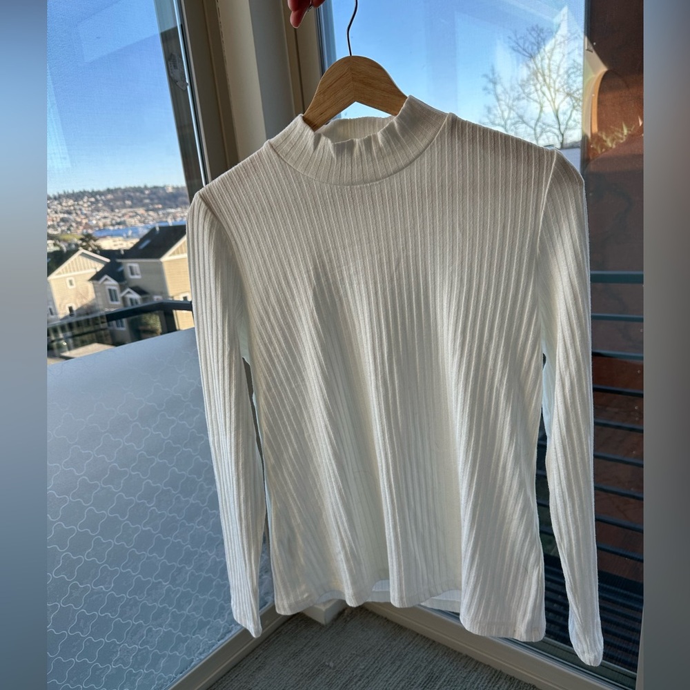 Liverpool white ribbed mock neck top size S